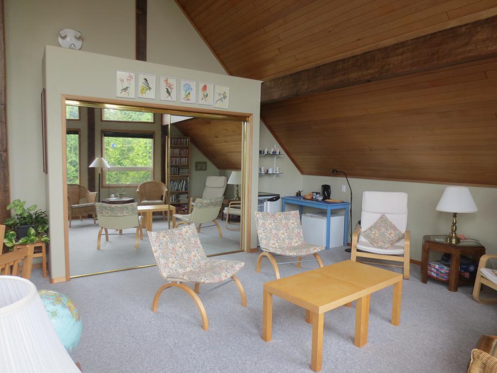 Moon And Sixpence Bed & Breakfast ยูคลูเลต ภายนอก รูปภาพ